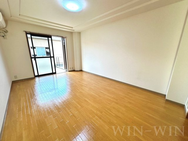 ネオコスモ西沢の居間・リビング