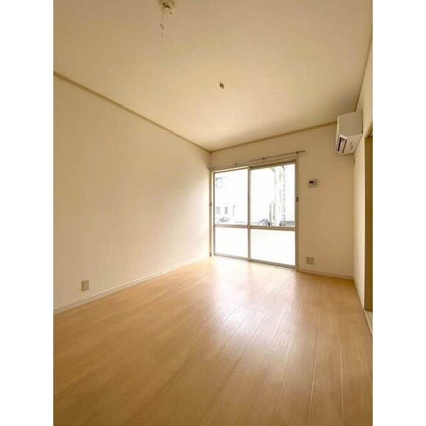 フレグランス明石西1の居間・リビング