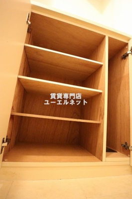 【設備】 | レフィーナカルム江坂 | 収納力たっぷりのシューズボックスで玄関すっきり！