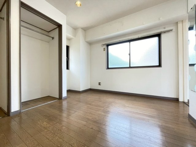 【寝室】