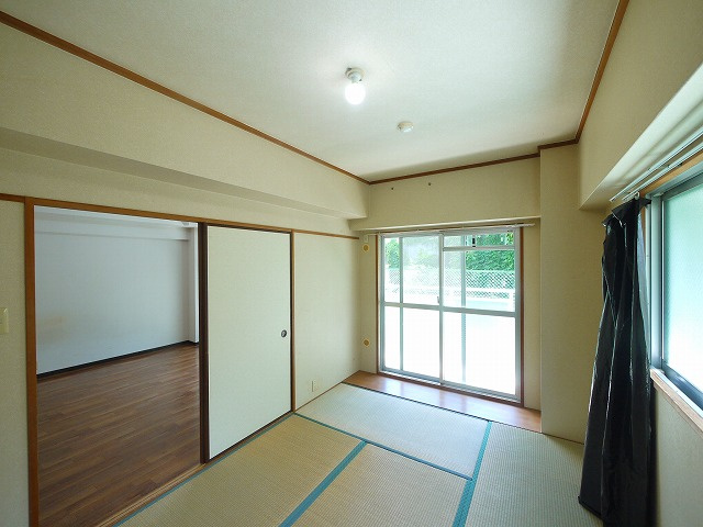 メゾン若草の和室