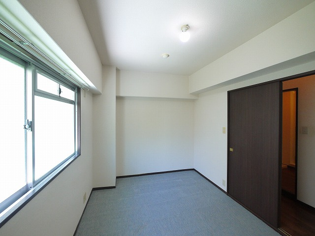 メゾン若草の洋室