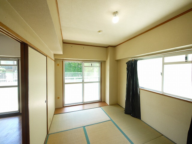 メゾン若草の和室