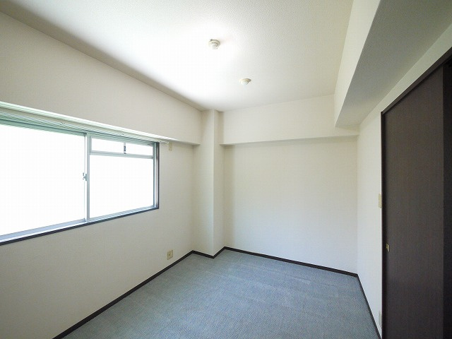 メゾン若草の洋室