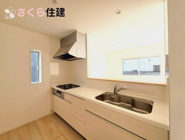 鹿沼市緑町第5　2号棟のその他|同社施工物件の写真です。対面式システムキッチン。家族とコミュニケーションをとりながら家事ができます♪
