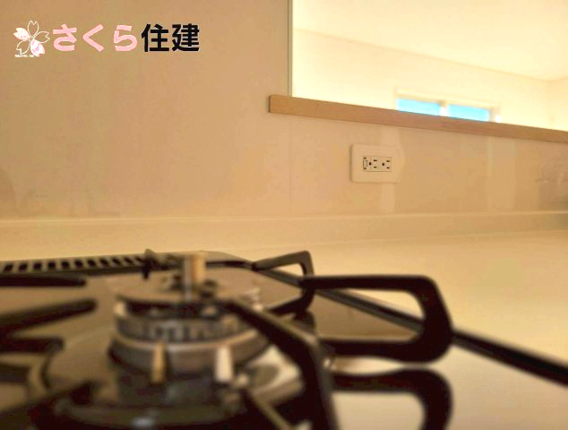 鹿沼市緑町第5　2号棟のその他|同社施工物件の写真です。3口コンロでお料理の効率アップ♪
