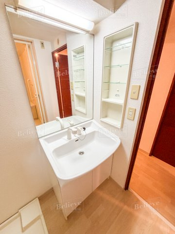 ラフィーネの洗面所|綺麗で明るい洗面所です☆