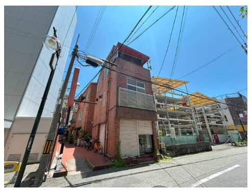 赤レンガ通り西側1棟