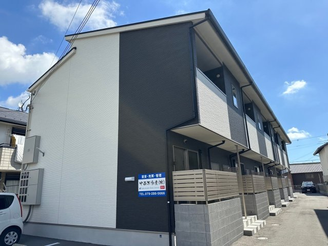 クリスタルハイツ土山の外観