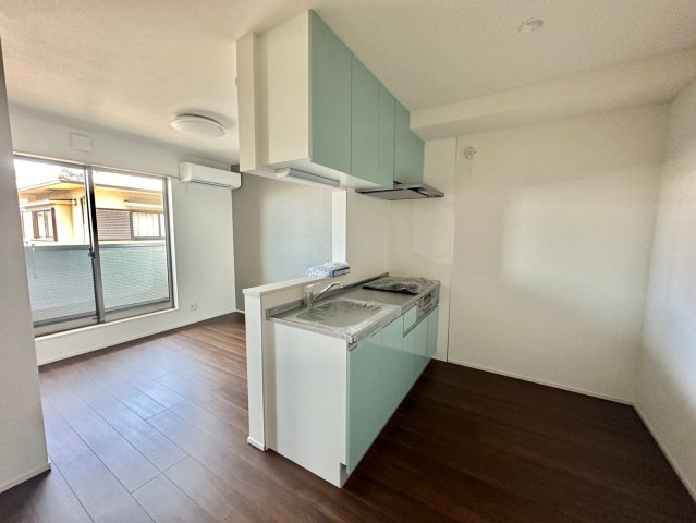 クリスタルハイツ土山の居間・リビング