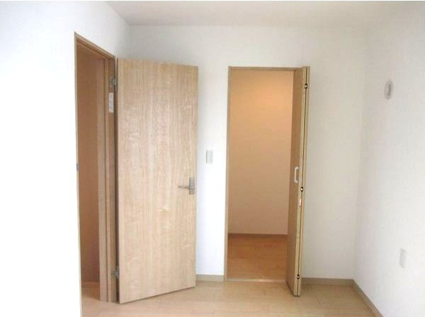 アリエッタA棟（岩倉市大地町）の寝室