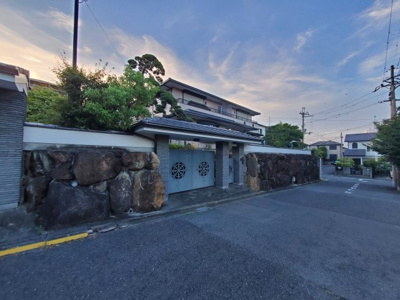【前面道路含む現地写真】 | 中古戸建　奈良市あやめ池南7丁目