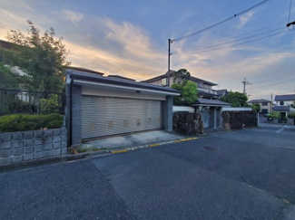 【前面道路含む現地写真】 | 中古戸建　奈良市あやめ池南7丁目