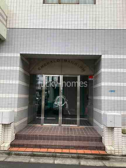エメラルドマンションのエントランス