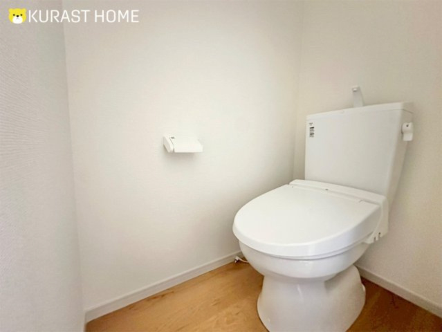 京都市西京区大原野上里鳥見町　新築戸建のトイレ|1階トイレ