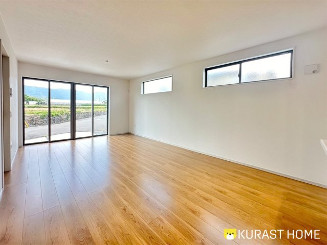 京都市西京区大原野上里鳥見町　新築戸建の居間・リビング