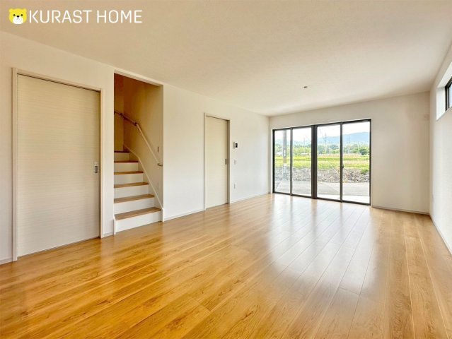 京都市西京区大原野上里鳥見町　新築戸建の居間・リビング