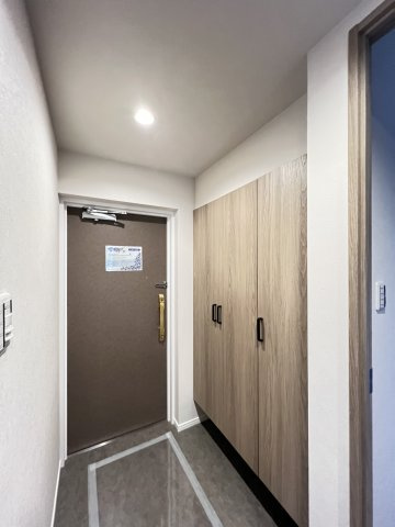 ウィルコート八木の玄関|玄関収納もあります