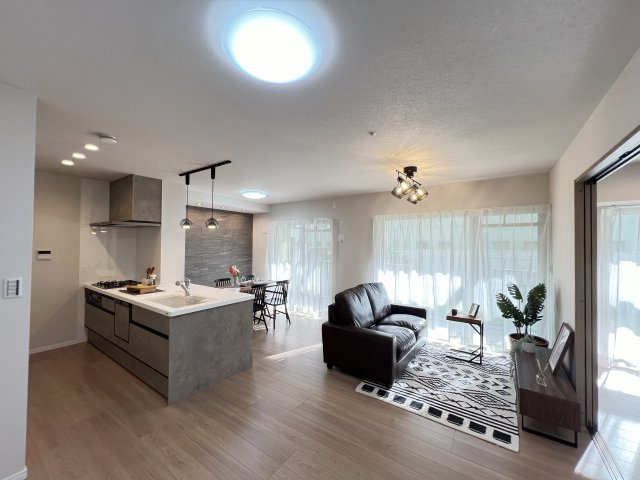 ウィルコート八木の居間・リビング|ゆとりのある空間でゆっくり家族団らんできます