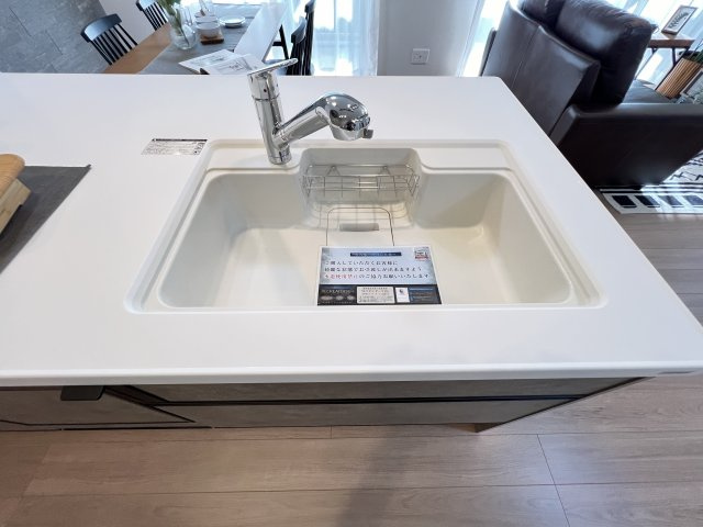 ウィルコート八木のキッチン|カウンターとシンクが一体になっているのでお掃除がしやすいです