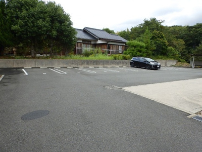 【駐車場】 | ゴールドクエスト B棟