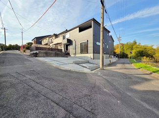 【前面道路含む現地写真】