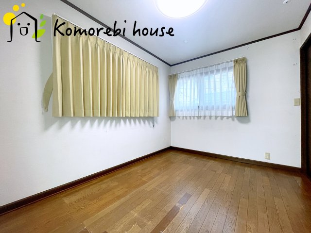 上尾市瓦葺　中古一戸建ての洋室