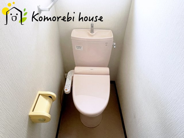 上尾市瓦葺　中古一戸建てのトイレ