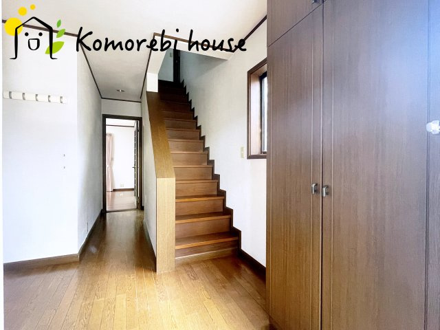 上尾市瓦葺　中古一戸建ての玄関