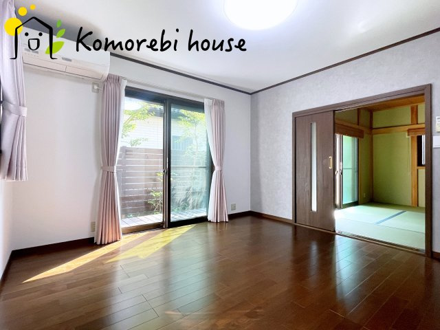 上尾市瓦葺　中古一戸建ての居間・リビング