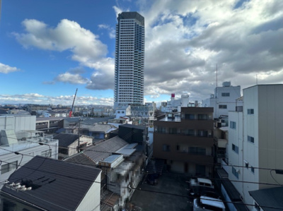 【展望】 | 藤和シティホームズ吹田駅前 | 11階建ての5階部分！陽当たり・通風・眺望良好です。家事の合間に外の空気を吸ってホッと一息リフレッシュも！