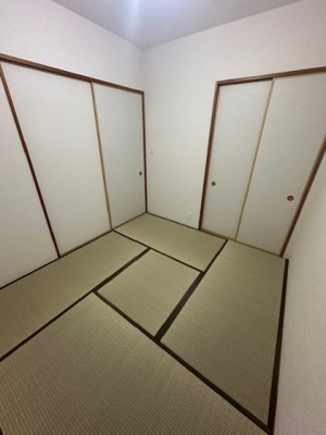 【和室】 | 藤和シティホームズ吹田駅前 | リビングに隣接する和室4.5帖。クッション性の高い畳仕様。お子様のお昼寝やプレイスペースにもオススメ！