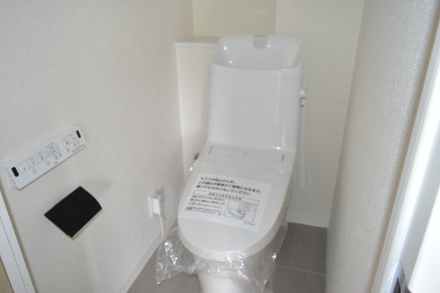 多摩市貝取１丁目の中古マンションのトイレ