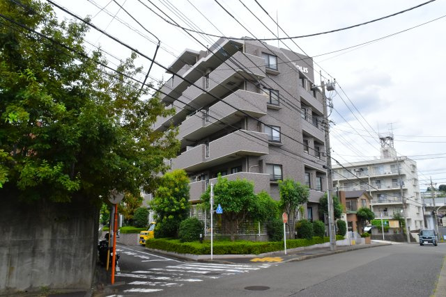 多摩市貝取１丁目の中古マンションの外観