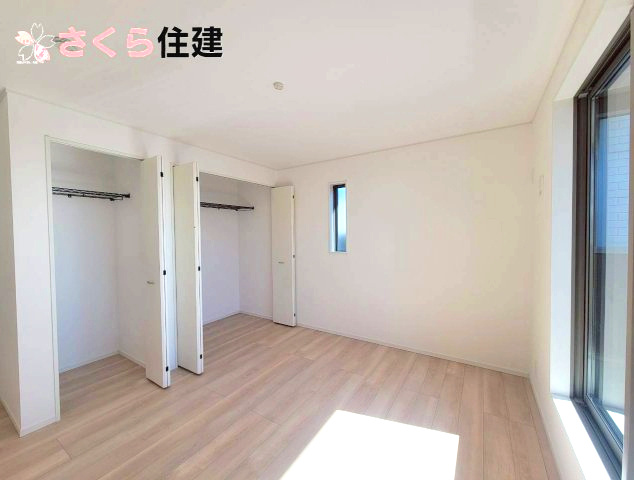 クレイドルガーデン鹿沼市緑町第5　3号棟の洋室|2階7.5帖の洋室。各居室にはたっぷりの収納設備が揃ってます◎