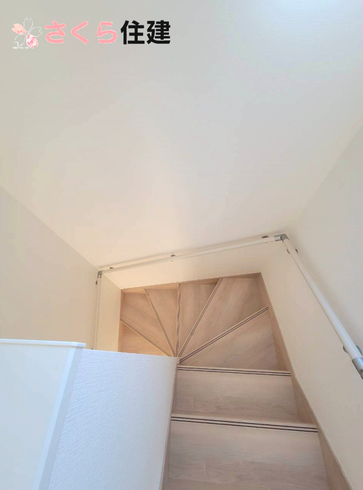 クレイドルガーデン鹿沼市緑町第5　3号棟のその他|階段は手摺付きで安心です♪