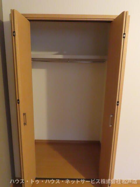 クレフラスト松戸吉井町Ａ棟の収納