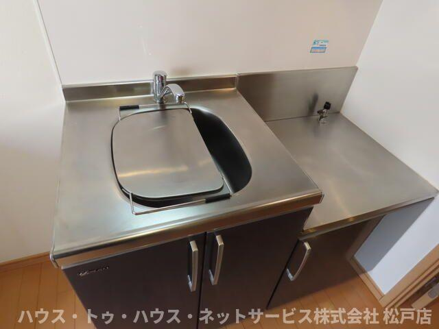 クレフラスト松戸吉井町Ａ棟のキッチン