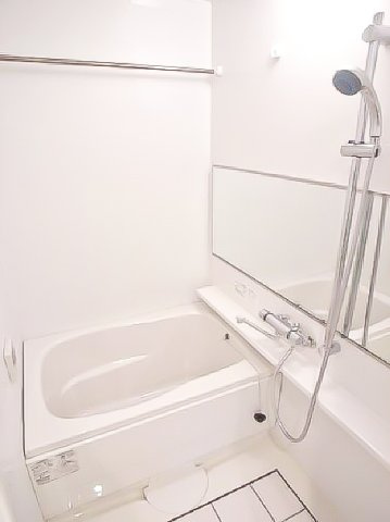 サヴォイザ・ブルネット　8階の浴室|別号室のものです。現状優先になります。