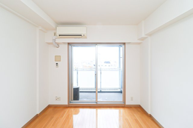 サヴォイザ・ブルネット　8階の居間・リビング|別号室のものです。現状優先になります。