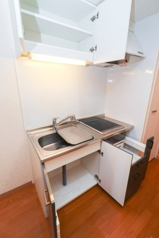 サヴォイザ・ブルネット　8階のキッチン|別号室のものです。現状優先になります。