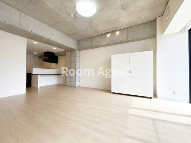 スクエア名駅南の居間・リビング|※類似写真です