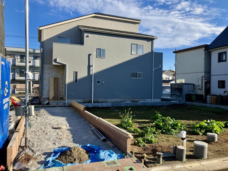 所沢市東狭山ケ丘１丁目　新築戸建　全５棟の前面道路含む現地写真