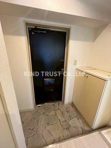 メゾンレッシュの玄関|収納もある玄関です