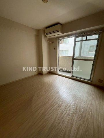 メゾンレッシュの居間・リビング|こちらの居間で趣味の時間をお楽しみください