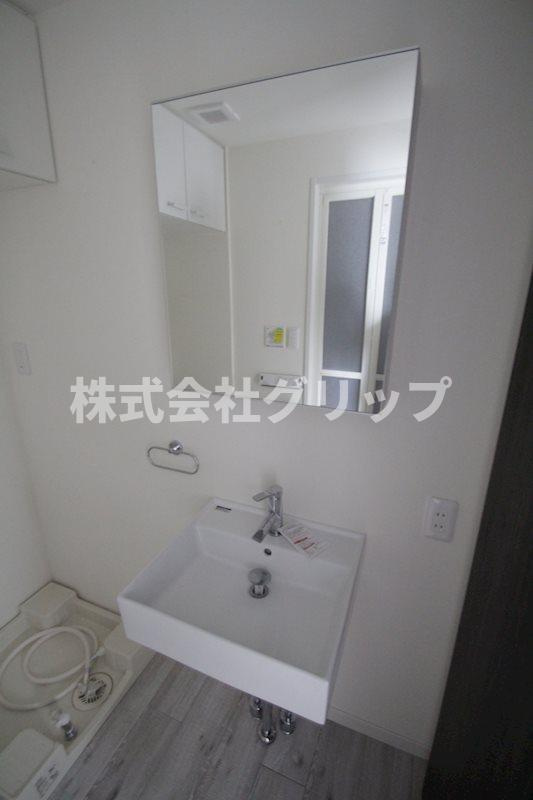 イーストサイド反町の独立洗面台