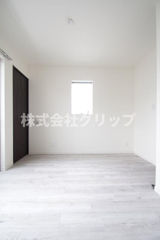 イーストサイド反町の居間・リビング