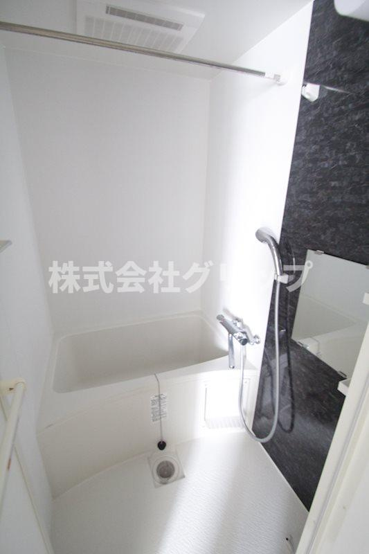 イーストサイド反町の浴室