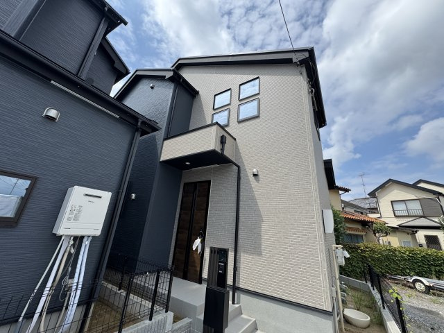市川市本北方２丁目新築戸建【北方小学校：7分】の外観|1号棟外観・完成済み内覧可能です！