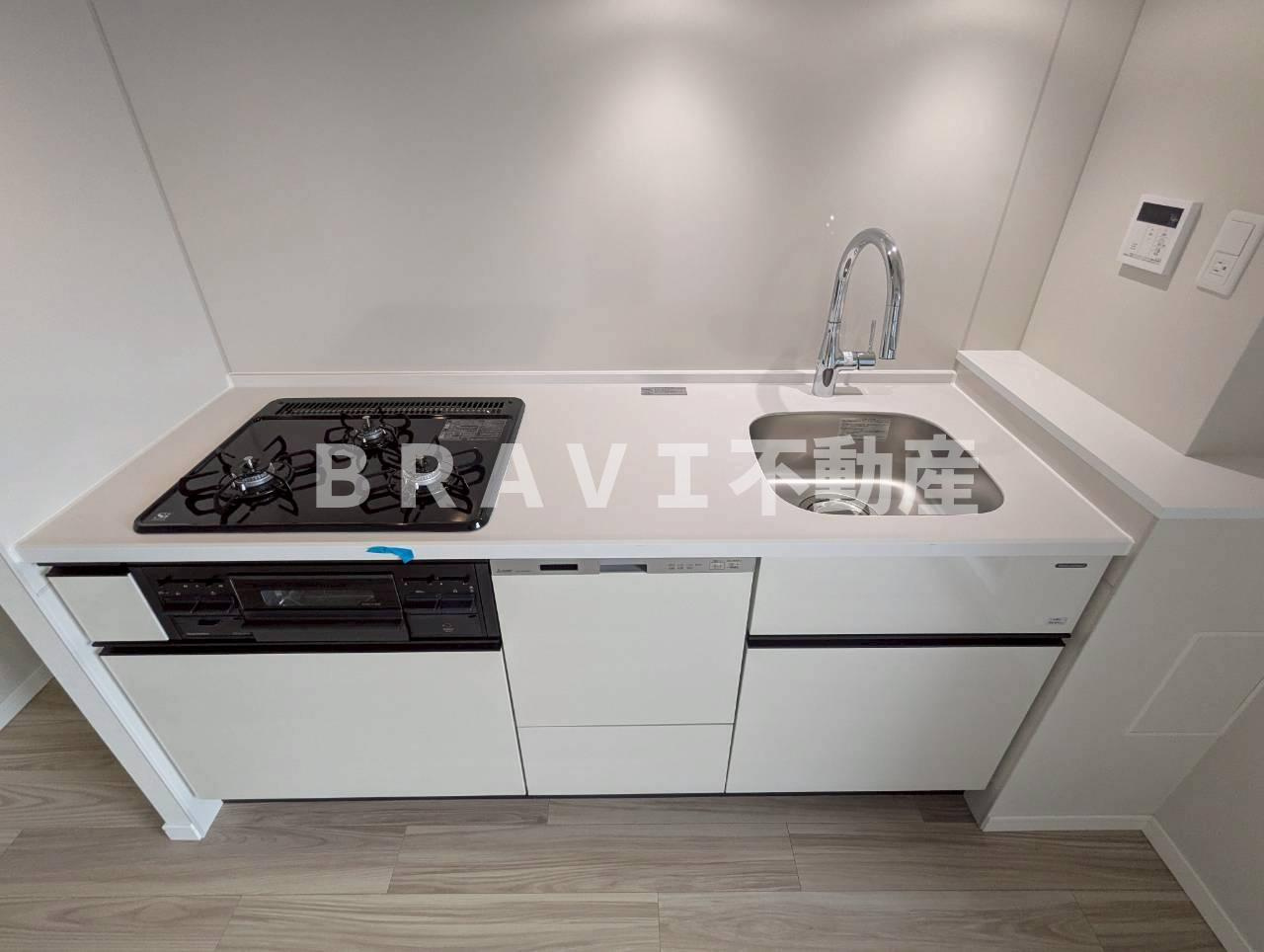 S-RESIDENCE天満橋ar BRAVI不動産のキッチン|3口ガスコンロの食洗器付きキッチン